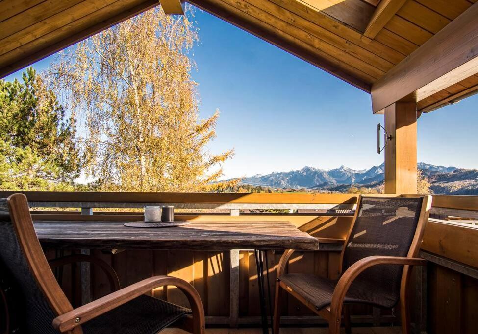 Luxury Living Near Weissensee +Balcony +Netflix Fussen Bagian luar foto