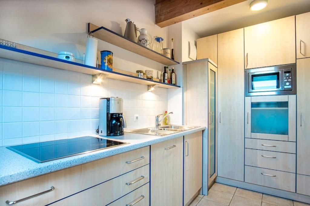 Luxury Living Near Weissensee +Balcony +Netflix Fussen Bagian luar foto