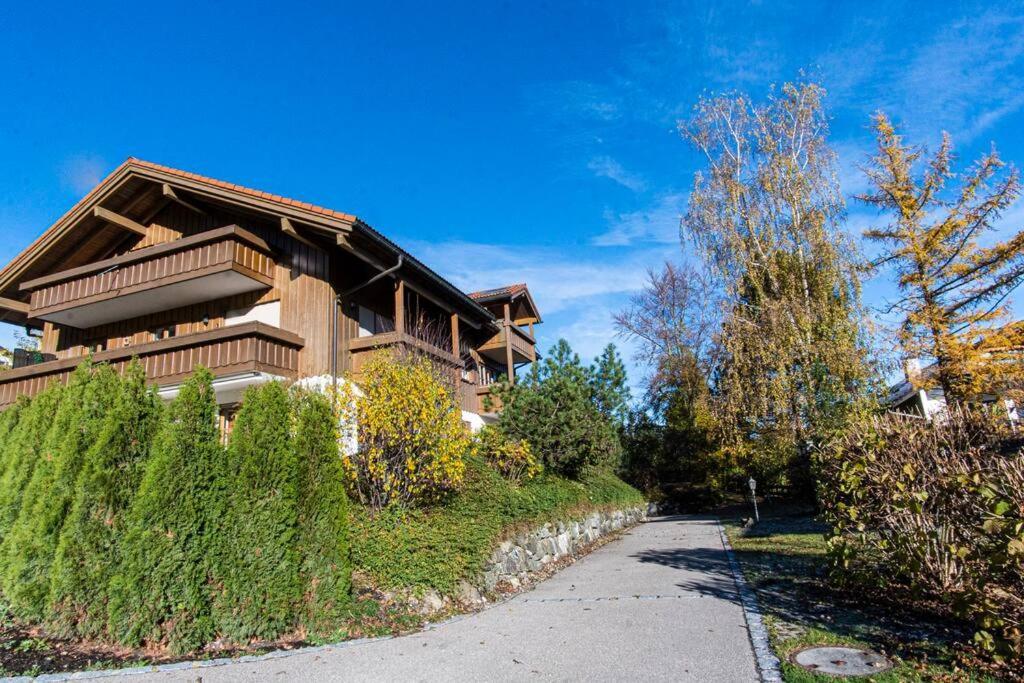 Luxury Living Near Weissensee +Balcony +Netflix Fussen Bagian luar foto